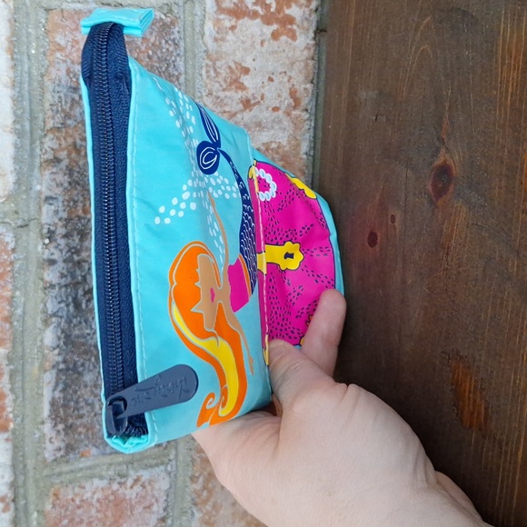 New! Thirty-one Mermaid Treasure Hide & Peek Pouch - Picture 3 of 6
